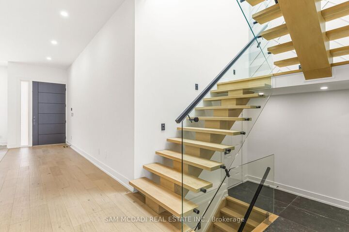 Property Photo:  24 Twenty First Street  ON M8V 3L7 