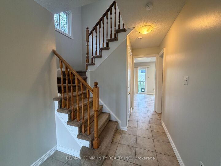 Property Photo:  65 Hewitt Crescent Main  ON L1S 7A6 