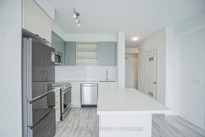 Property Photo:  4677 Glen Erin Drive 1808  ON L5M 2E3 