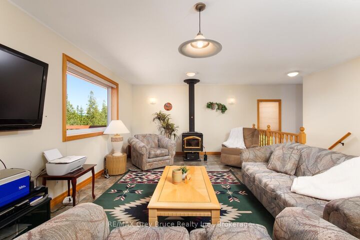 Property Photo:  68 Bayshore Avenue S  ON N0H 2R0 