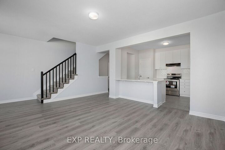 Property Photo:  96 Ballinora Way  ON K2S 0V5 