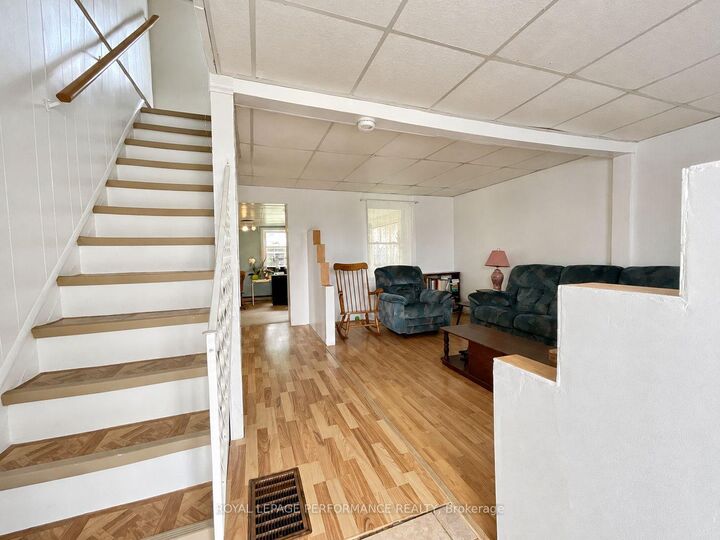 Property Photo:  232 Regent Street  ON K6A 1E9 