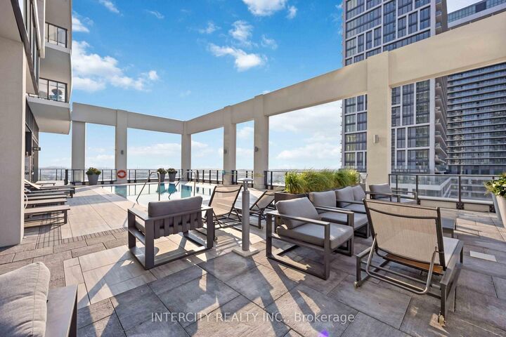 Property Photo:  9000 Jane Street 503  ON L4K 0M6 