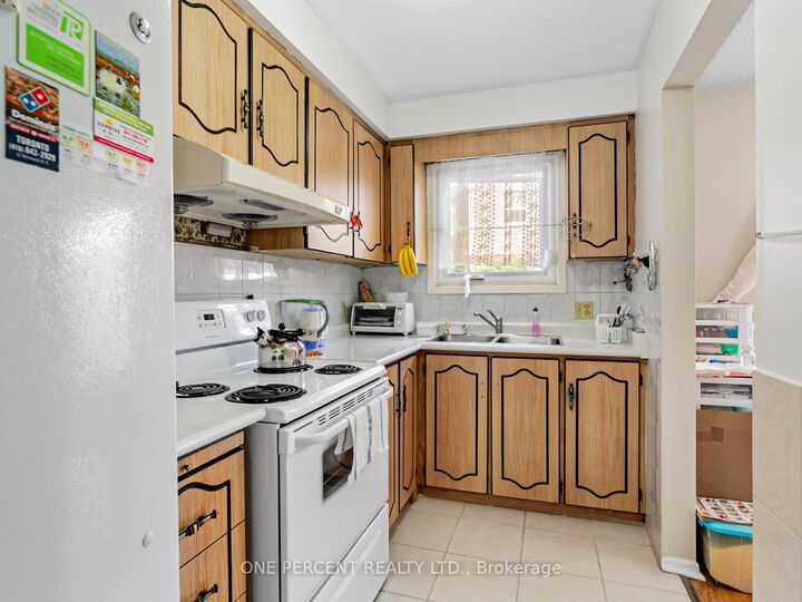 Property Photo:  45 West Burton Court  ON M1S 4P7 