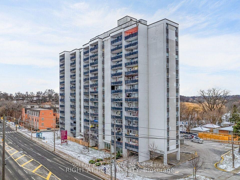 Property Photo:  890 Jane Street 100  ON M6N 4C3 