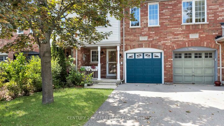 Property Photo:  3081 Hawktail Crescent  ON L5M 6W8 