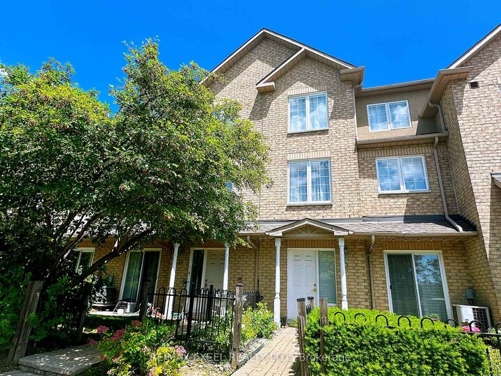 Property Photo:  10 Cox Boulevard 3  ON L3R 4G2 