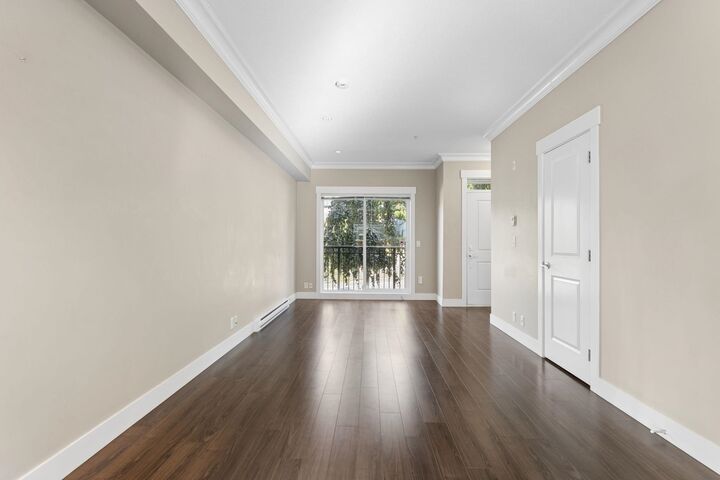 Property Photo:  838 Royal Avenue 4  BC V3M 1J9 