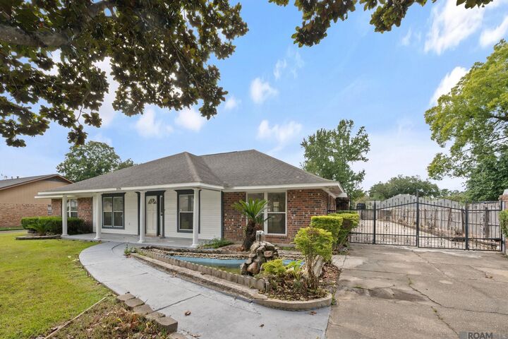Property Photo:  1434 Charing Cross Dr  LA 70810 