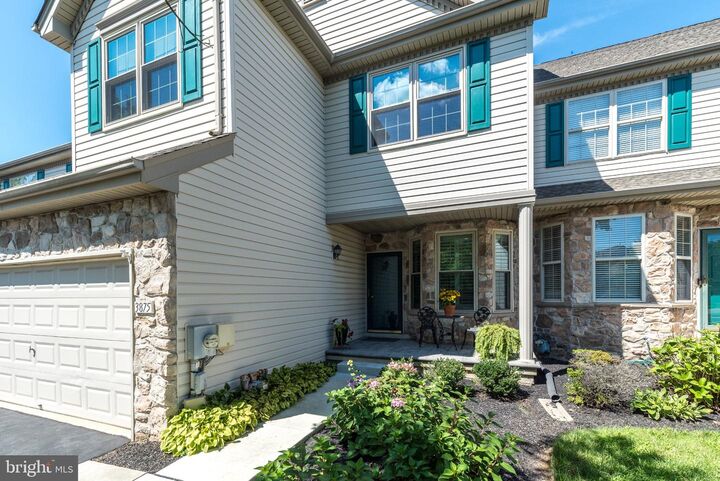 Property Photo: 3875 Nanlyn Farm Circle PA 18902