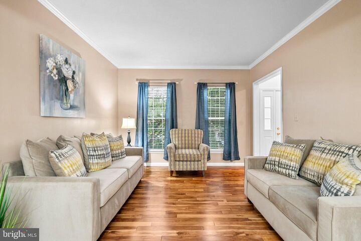 Property Photo:  43848 Glenhazel Drive  VA 20147 
