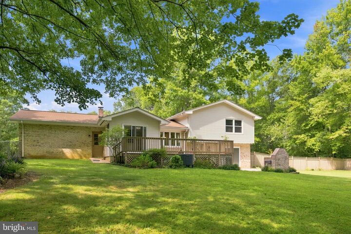 Property Photo:  5538 Huckleberry Drive  MD 20617 