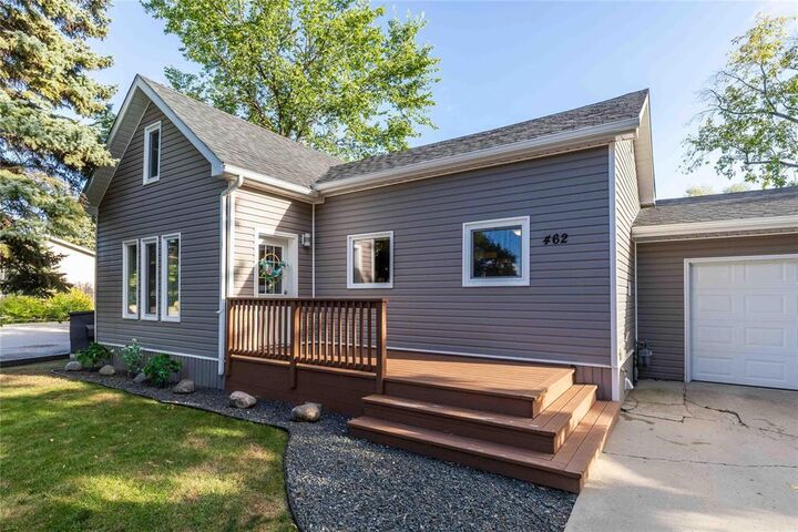 Property Photo: 462 Reimer Avenue MB R5G 0G7