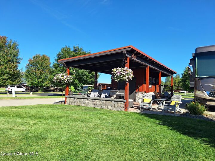 Property Photo:  8 Bogie Ln  ID 83804 