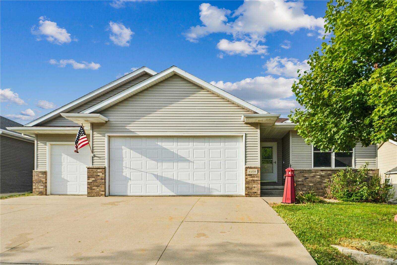 Property Photo:  6408 Palmetto Circle SW  IA 52405 