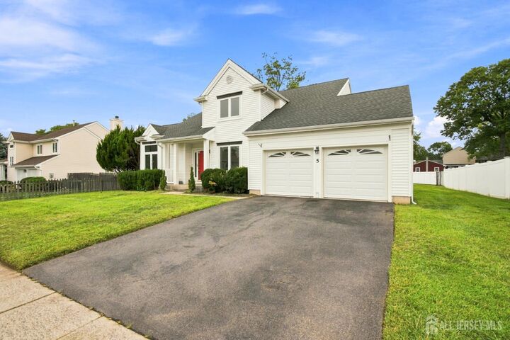 Property Photo: 5 Cherrywood Drive NJ 08854