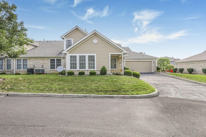 Property Photo:  9180 Clovelly Street  OH 43240 
