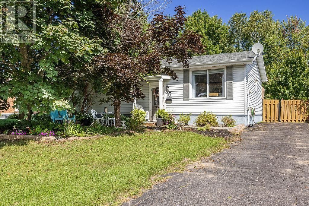 Property Photo: 16 Griffon St ON P6A 5S7