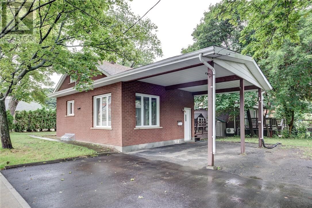 Property Photo: 469 Paris ON P3E 1T3