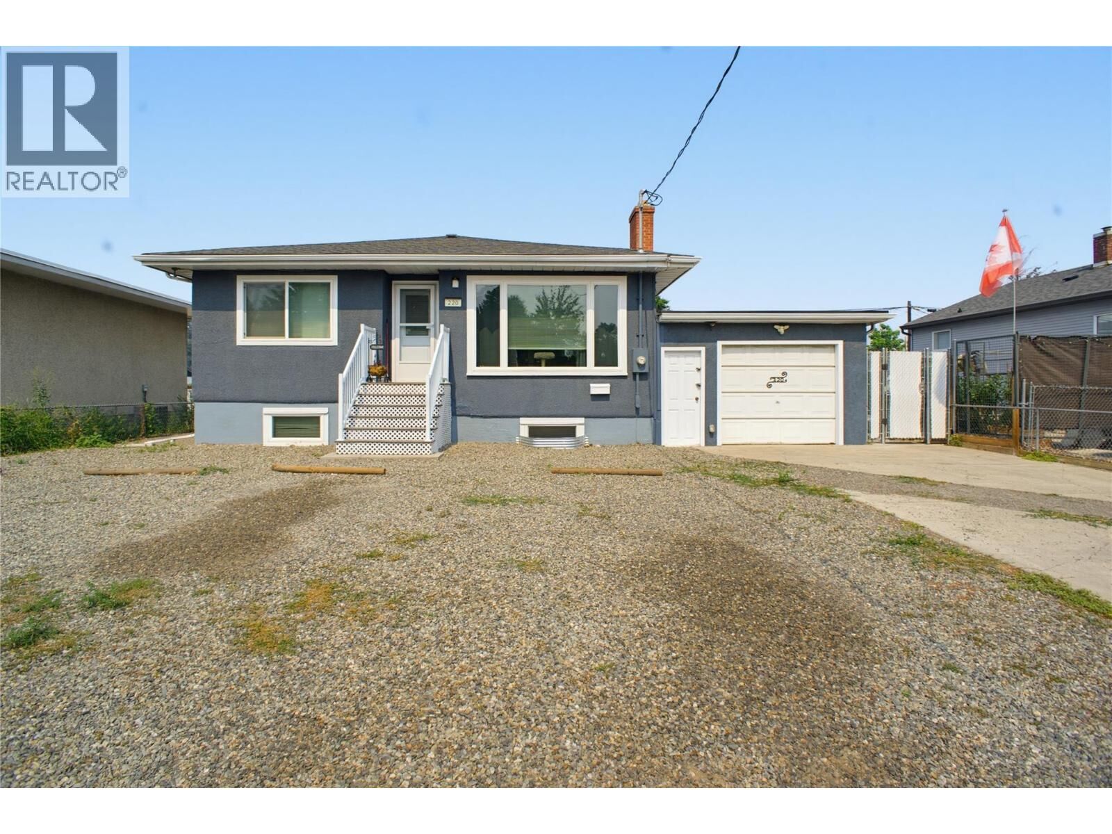 Property Photo:  220 Park Street  BC V2B 4A7 