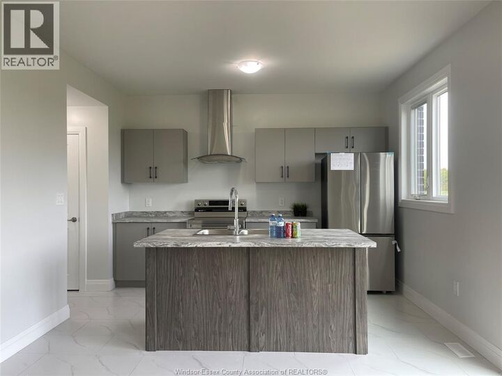 Property Photo:  104 Eagle Street  ON N8H 0G5 