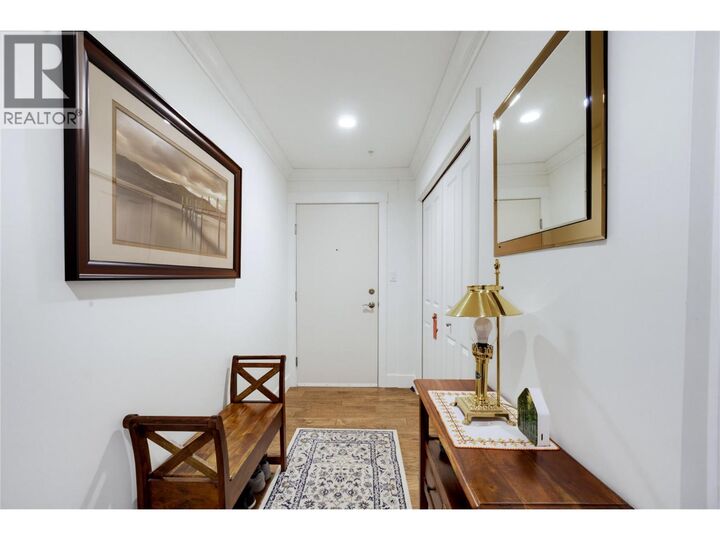 Property Photo:  330 4th Avenue Southeast 106  BC V1E 0E2 