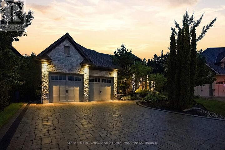 Property Photo: 561 Eagletrace Drive ON N6G 0E8