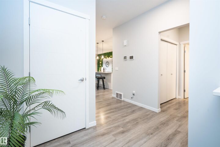 Property Photo:  9232 224 St NW NW  AB T5T 7L9 