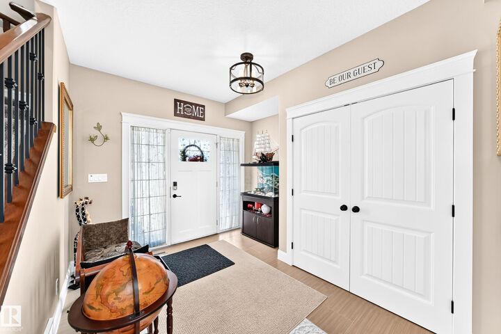 Property Photo:  45 Lacombe Drive  AB T8N 4G8 