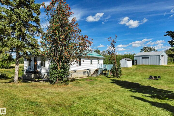 Property Photo:  48409 Rge Rd 233  AB T4X 1X1 