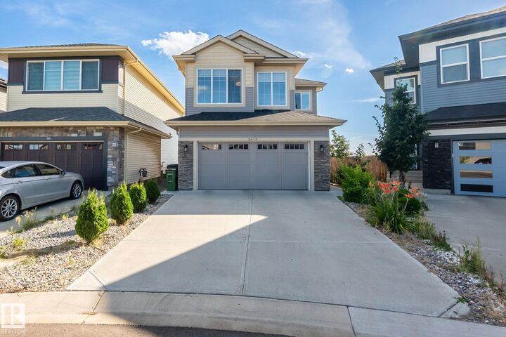 Property Photo:  3613 Checknita Cove SW  AB T6W 4W7 