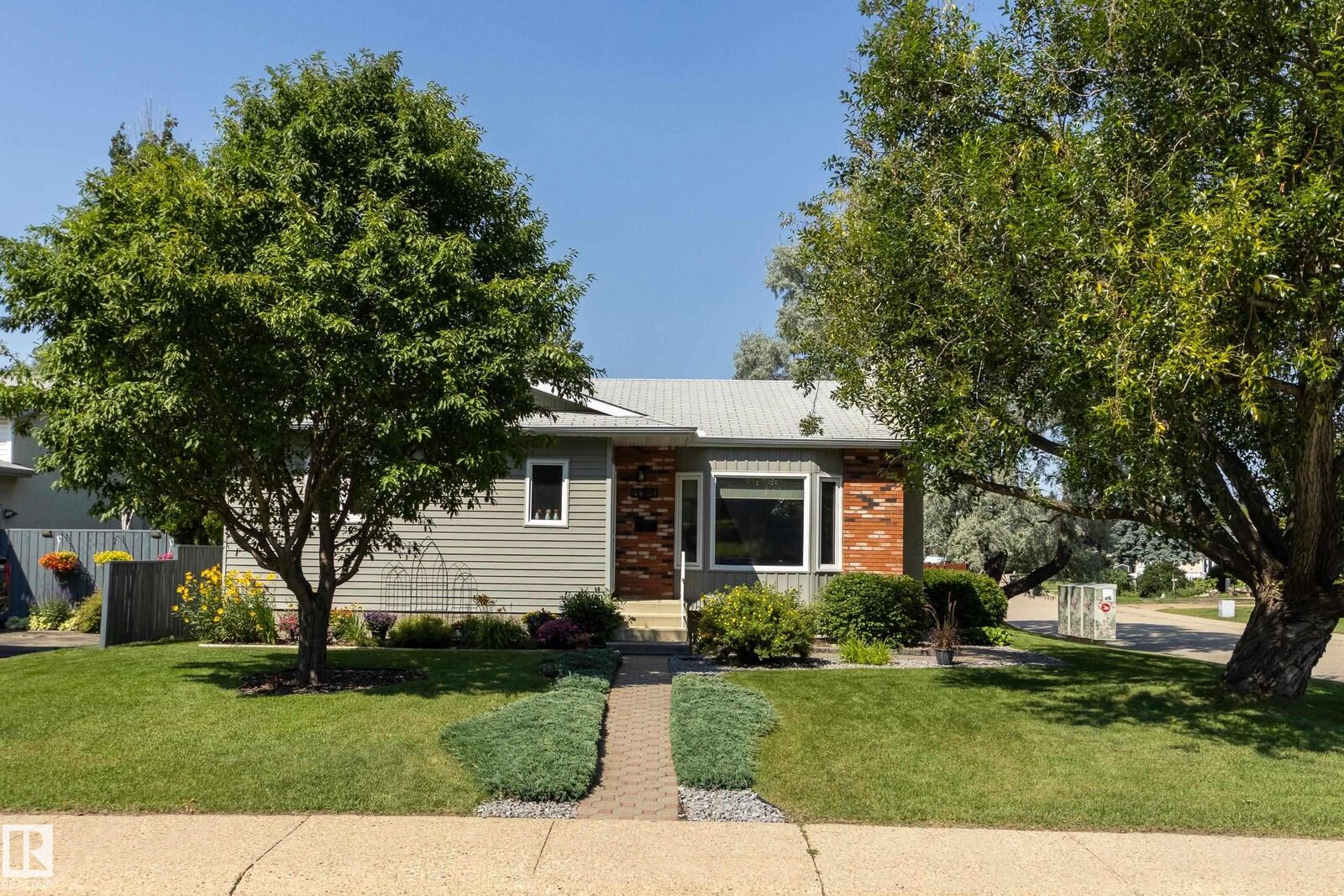 Property Photo: 4904 11 Avenue NW AB T6L 5W8