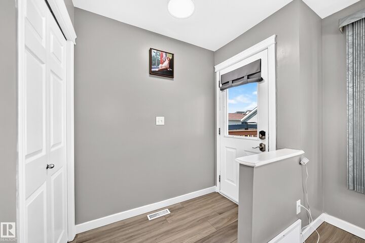 Property Photo:  7824 14 Avenue SW  AB T6X 1H3 