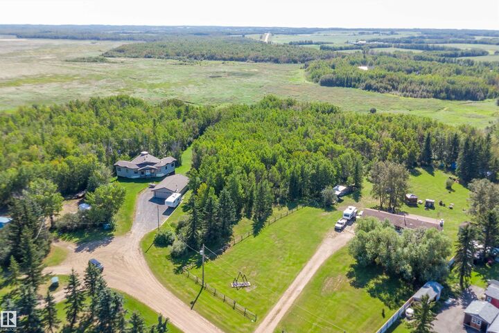 Property Photo:  49427 Rng Rd 211A  AB T0B 2M1 