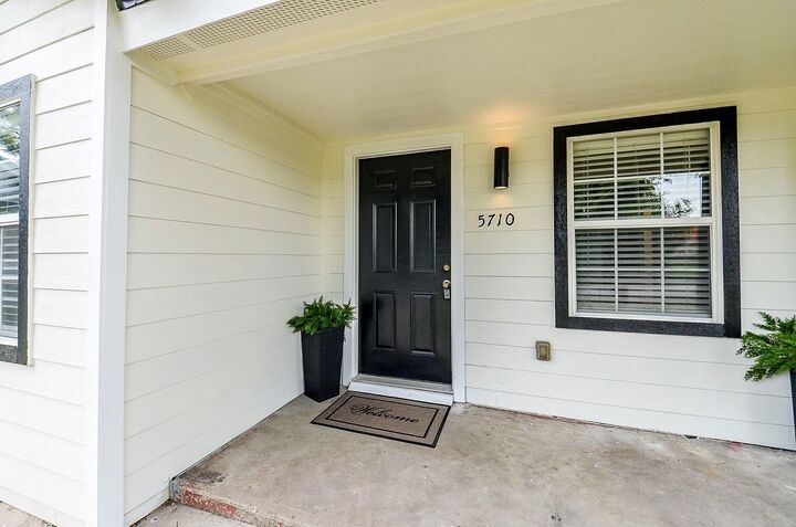 Property Photo: 5710 Cherry Street TX 77026