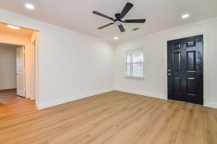 Property Photo:  5710 Cherry Street  TX 77026 