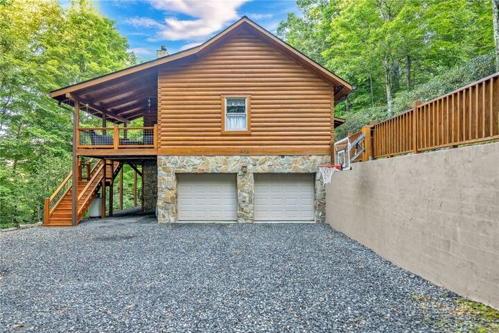 Property Photo: 273 Savannah Drive NC 28694