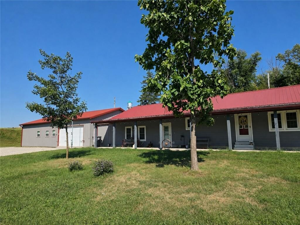 Property Photo: 504 Goldengate Street KS 66532