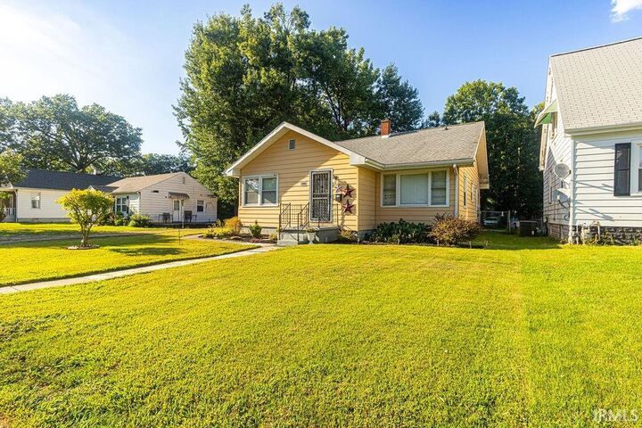 Property Photo:  1516 Taylor Avenue  IN 47714 