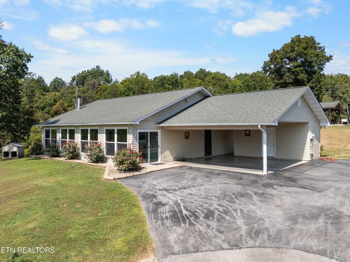 Property Photo:  593 Cedar Top Drive  TN 37876 