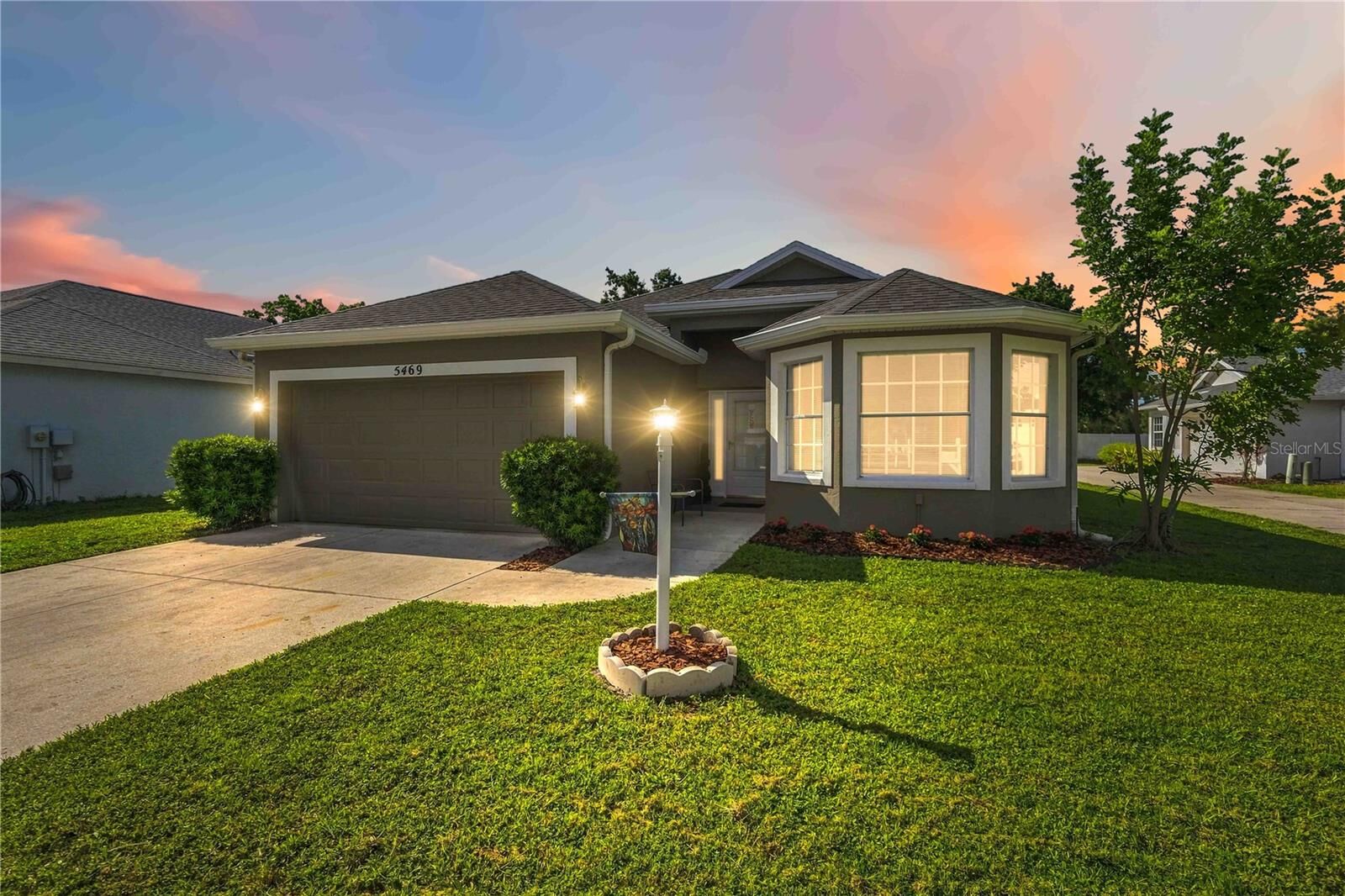Property Photo:  5469 Ashton Manor Drive  FL 34233 