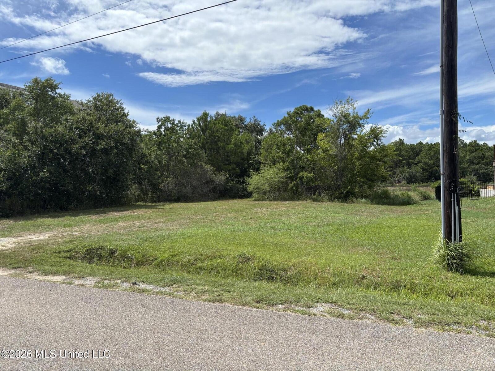 Property Photo:  109 Pine Tree Road  MS 39520 