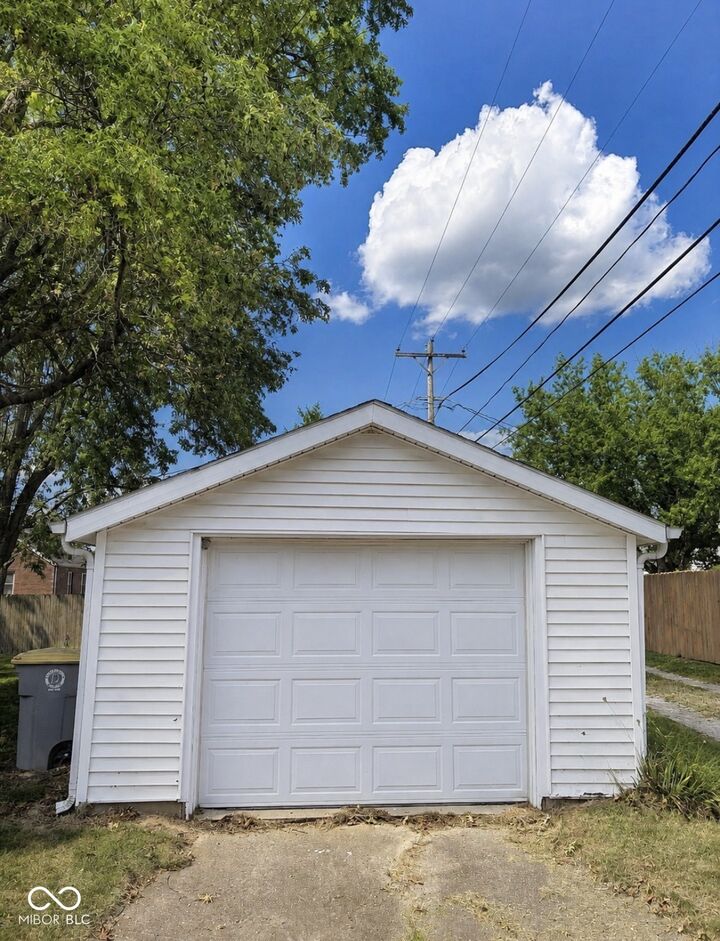 Property Photo: 300 Kessler Boulevard IN 47274