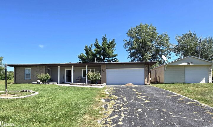 Property Photo: 207 Willow Drive IL 61450