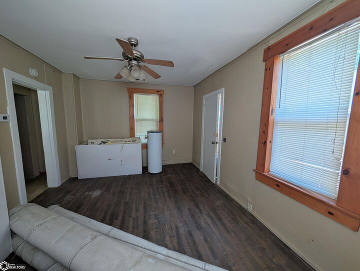 Property Photo: 1317 Griswold Street IA 52601