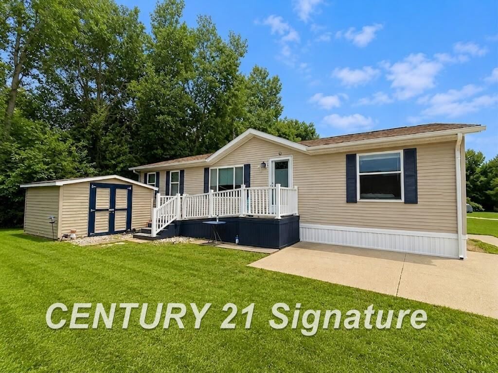Property Photo:  277 Armstrong Avenue  MI 48433 