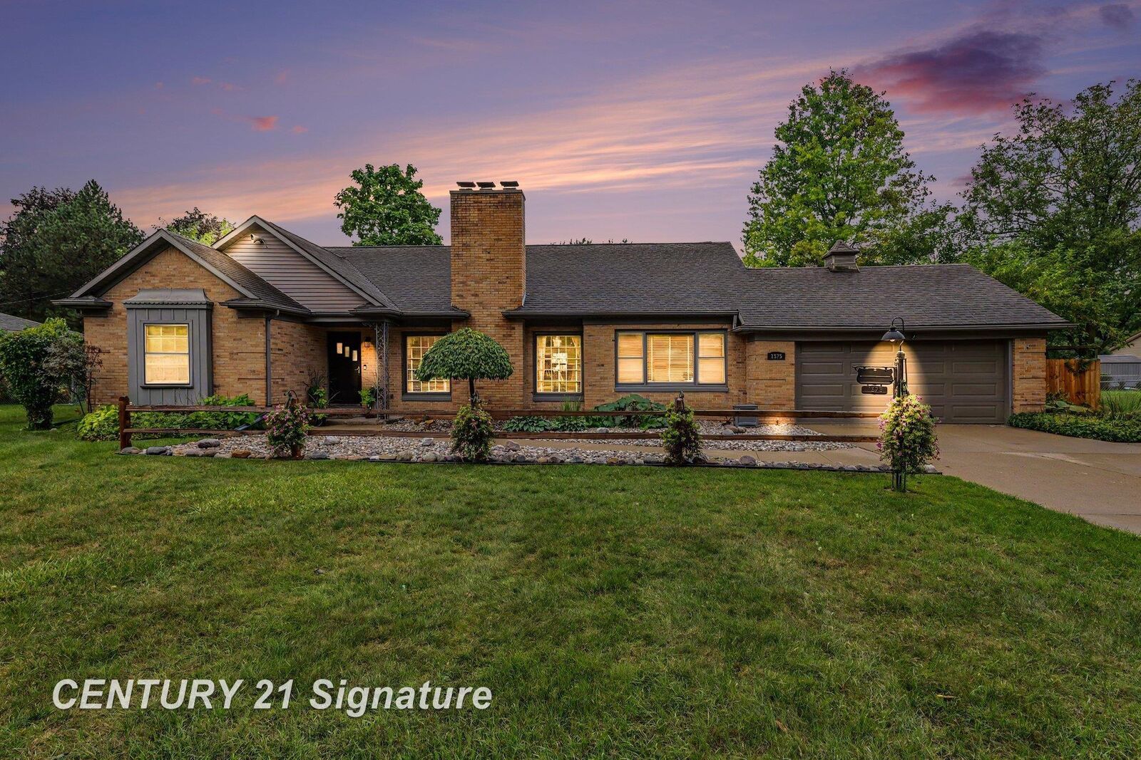 Property Photo:  1375 Lathrup Park  MI 48638 