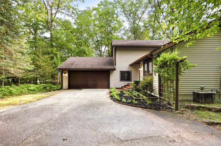 Property Photo:  6212 Sturgeon Creek Parkway Street  MI 48640 
