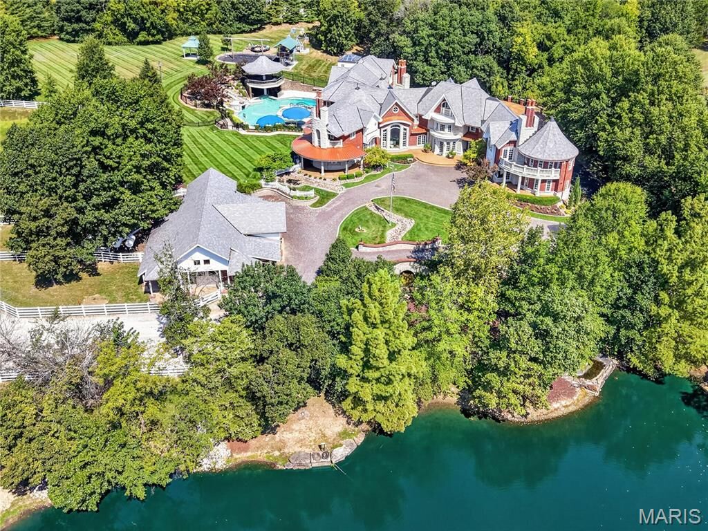 Property Photo:  7 Hillside Court  MO 63385 