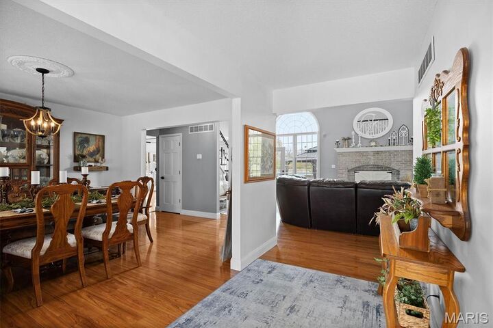 Property Photo:  435 Kelly Drive  IL 62040 